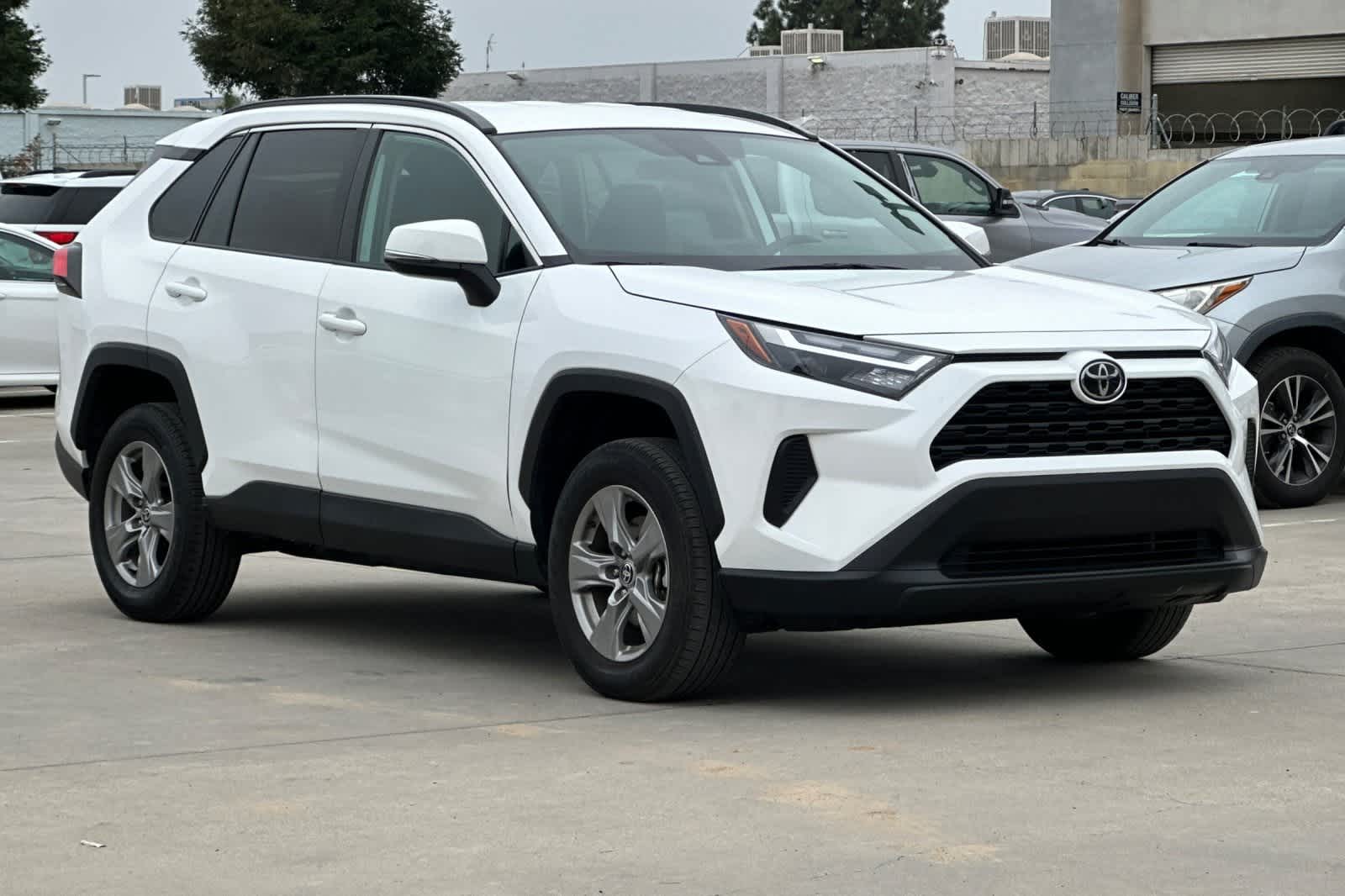Thumbnail: 2025 Toyota RAV4 - 10