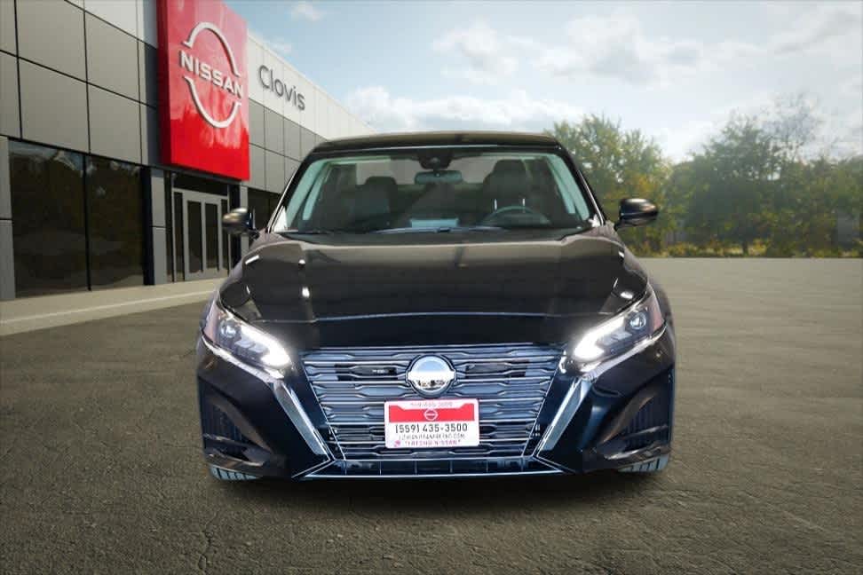 Thumbnail: 2025 Nissan Altima - 9