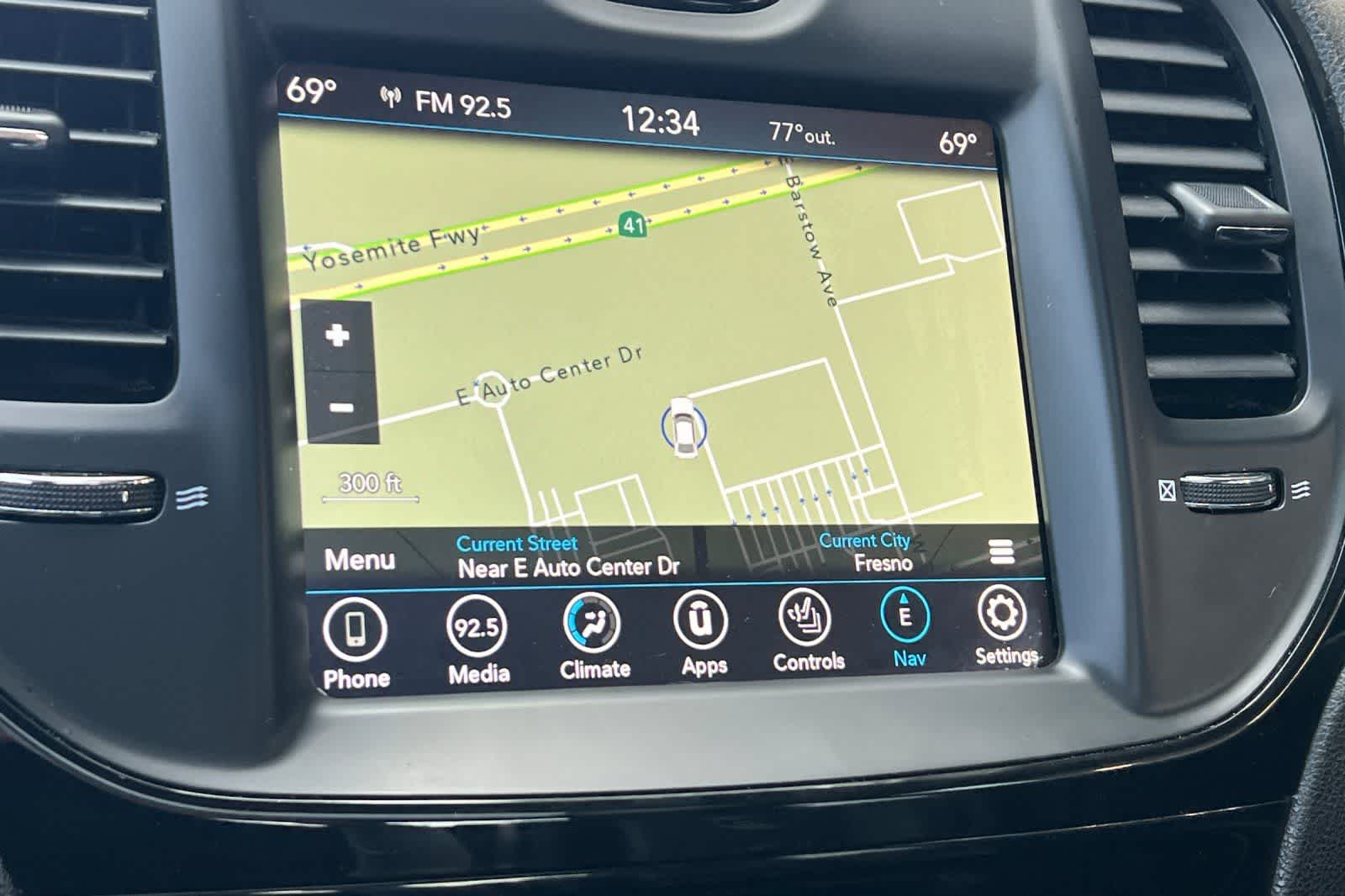 Thumbnail: 2023 Chrysler 300 - 20