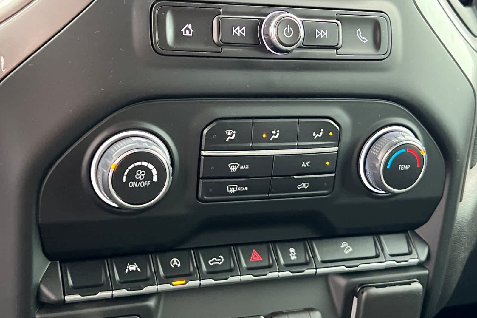 Thumbnail: 2024 Chevrolet Silverado 1500 - 20