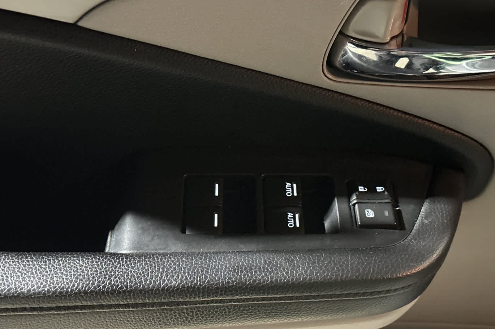 Thumbnail: 2021 Honda Pilot - 12