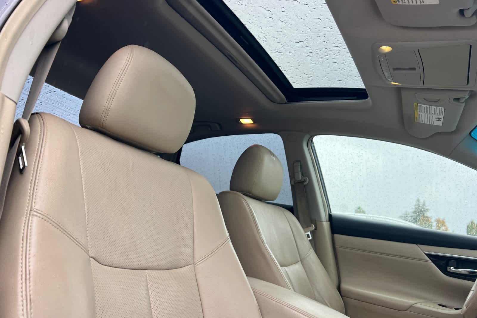 Thumbnail: 2013 Nissan Altima - 18