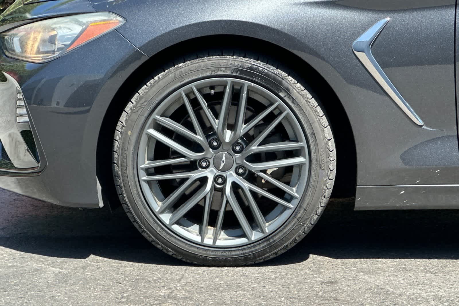Thumbnail: 2019 Genesis G70 - 12
