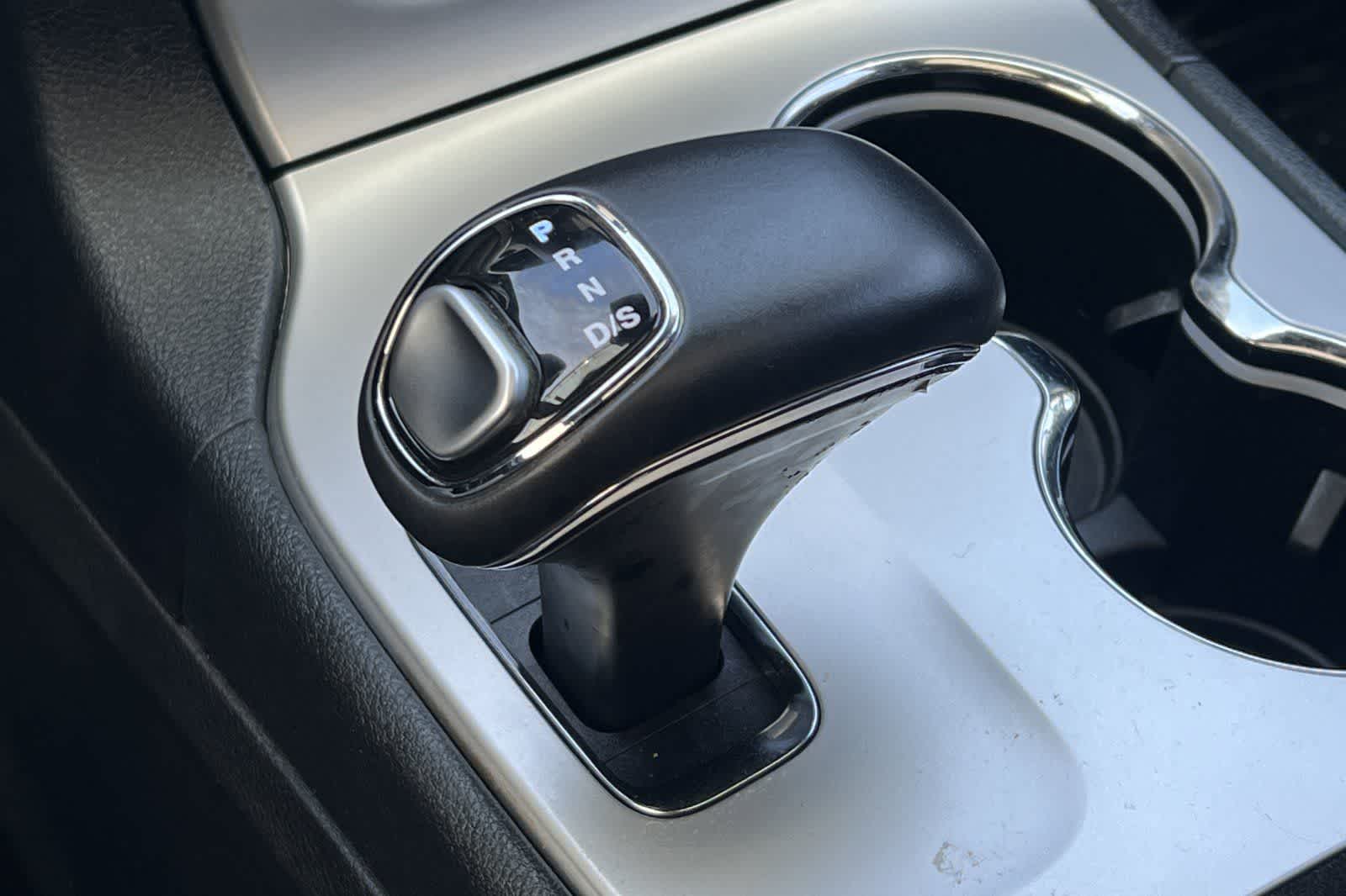 Thumbnail: 2015 Jeep Grand Cherokee - 27