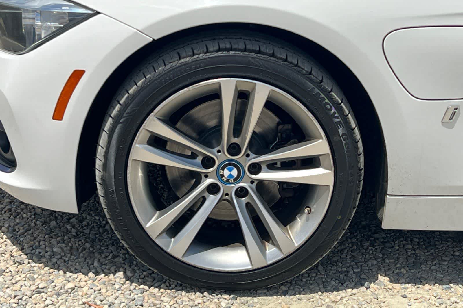 Thumbnail: 2017 BMW 3 Series - 35