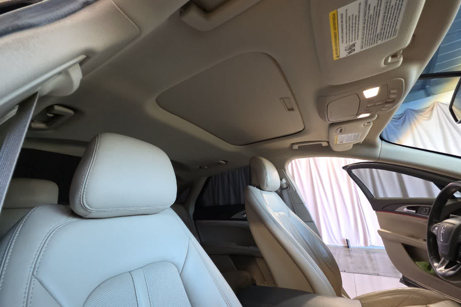 Thumbnail: 2017 Lincoln MKZ - 18