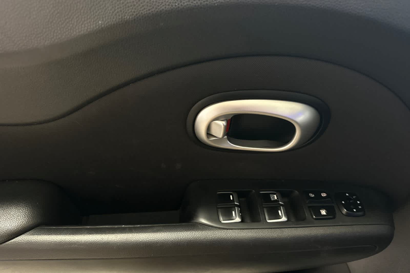 Thumbnail: 2017 Kia Soul - 15
