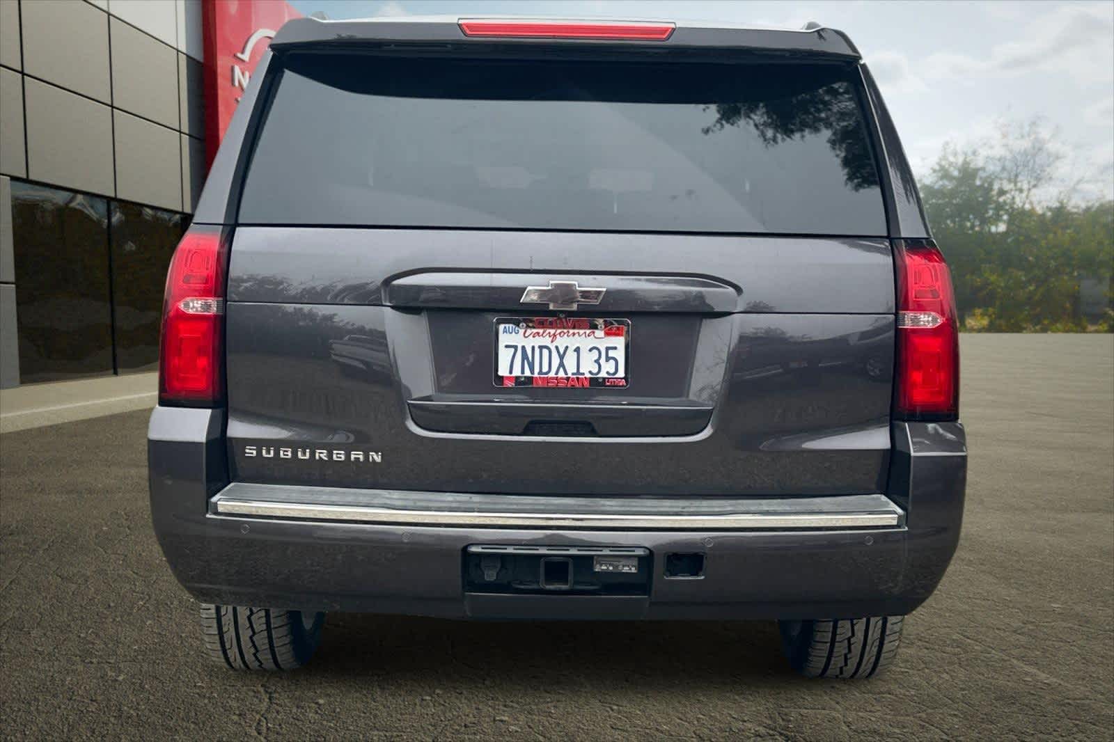 Thumbnail: 2016 Chevrolet Suburban - 8