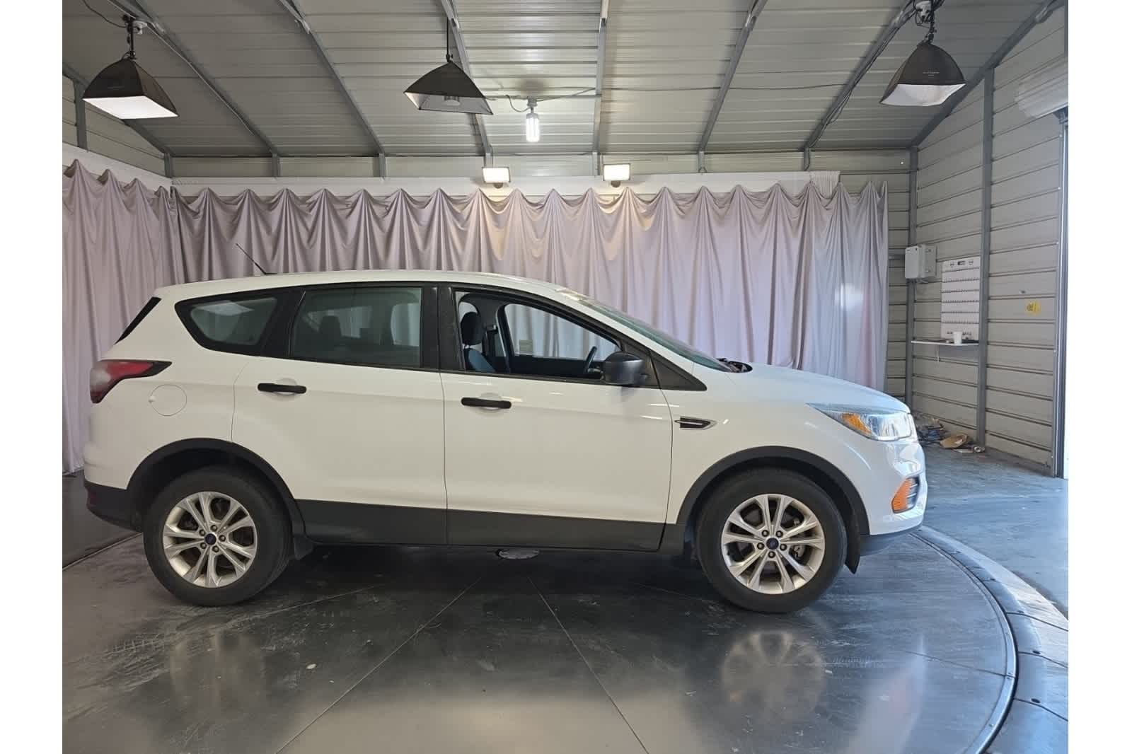 Thumbnail: 2017 Ford Escape - 6