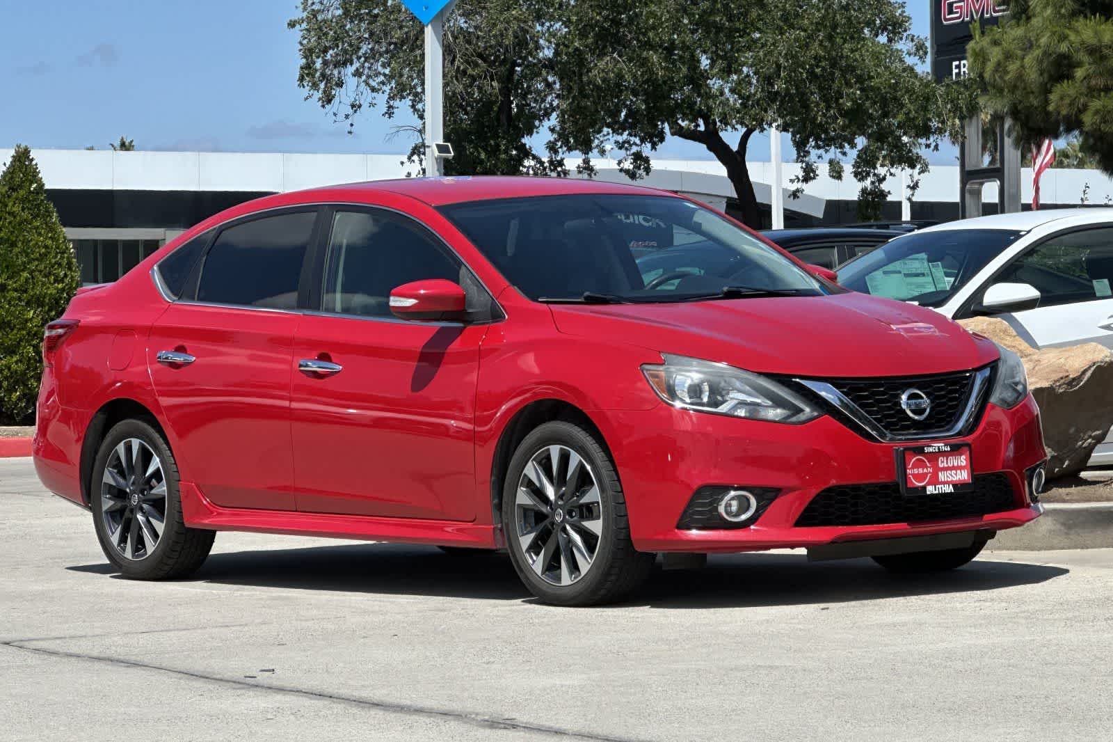 Thumbnail: 2016 Nissan Sentra - 10