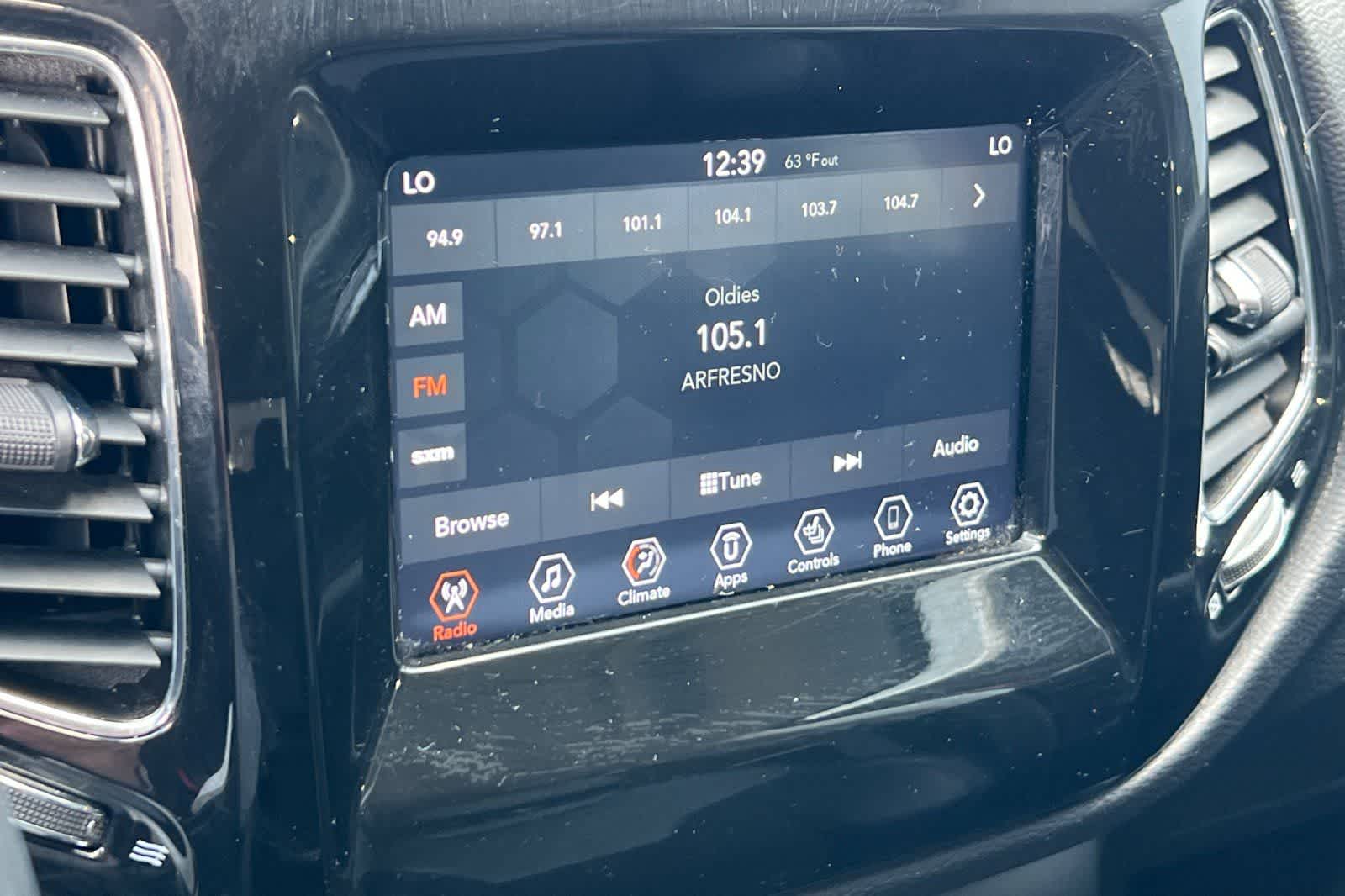 Thumbnail: 2021 Jeep Compass - 20
