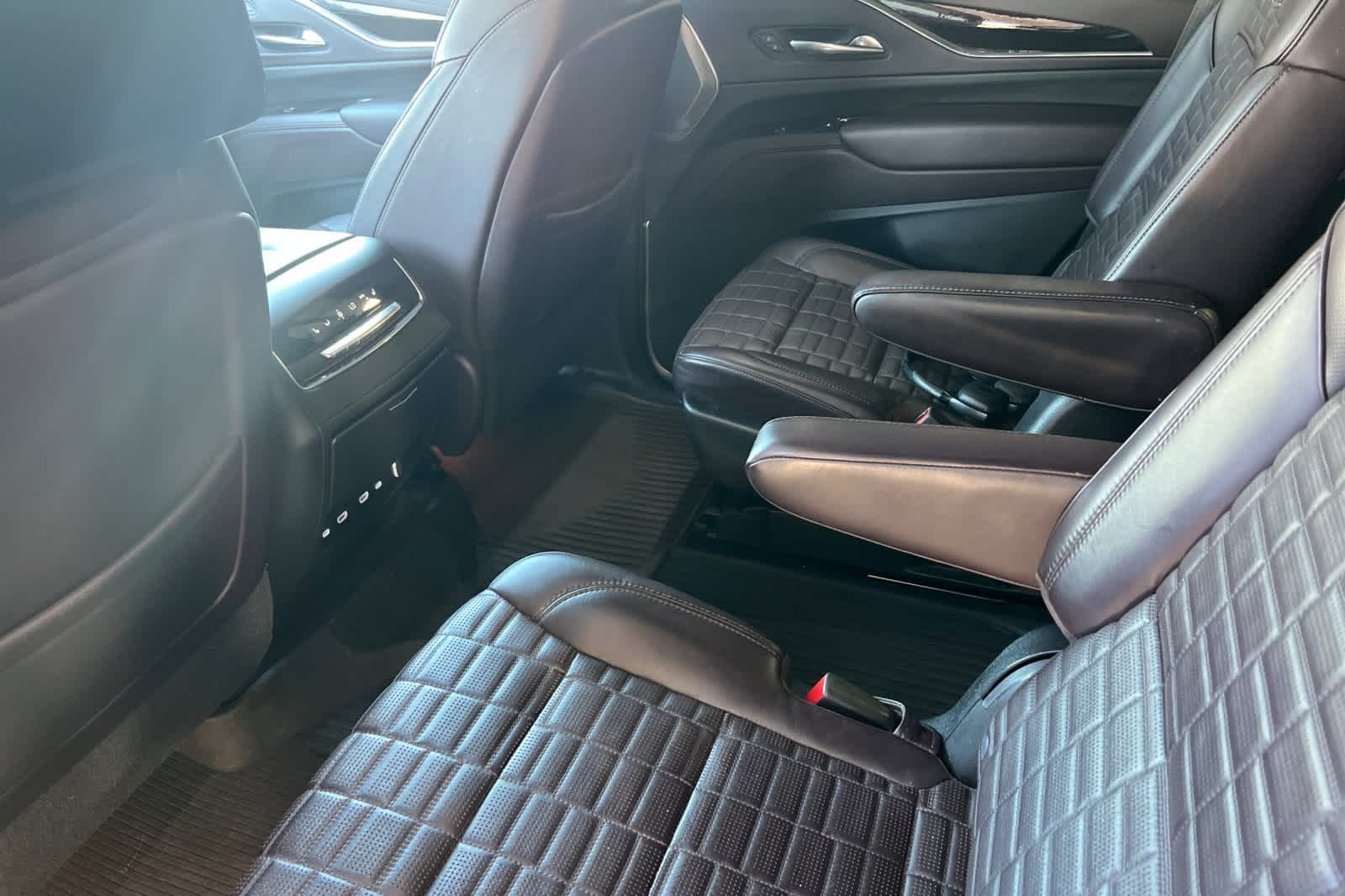 Thumbnail: 2021 Cadillac Escalade - 5