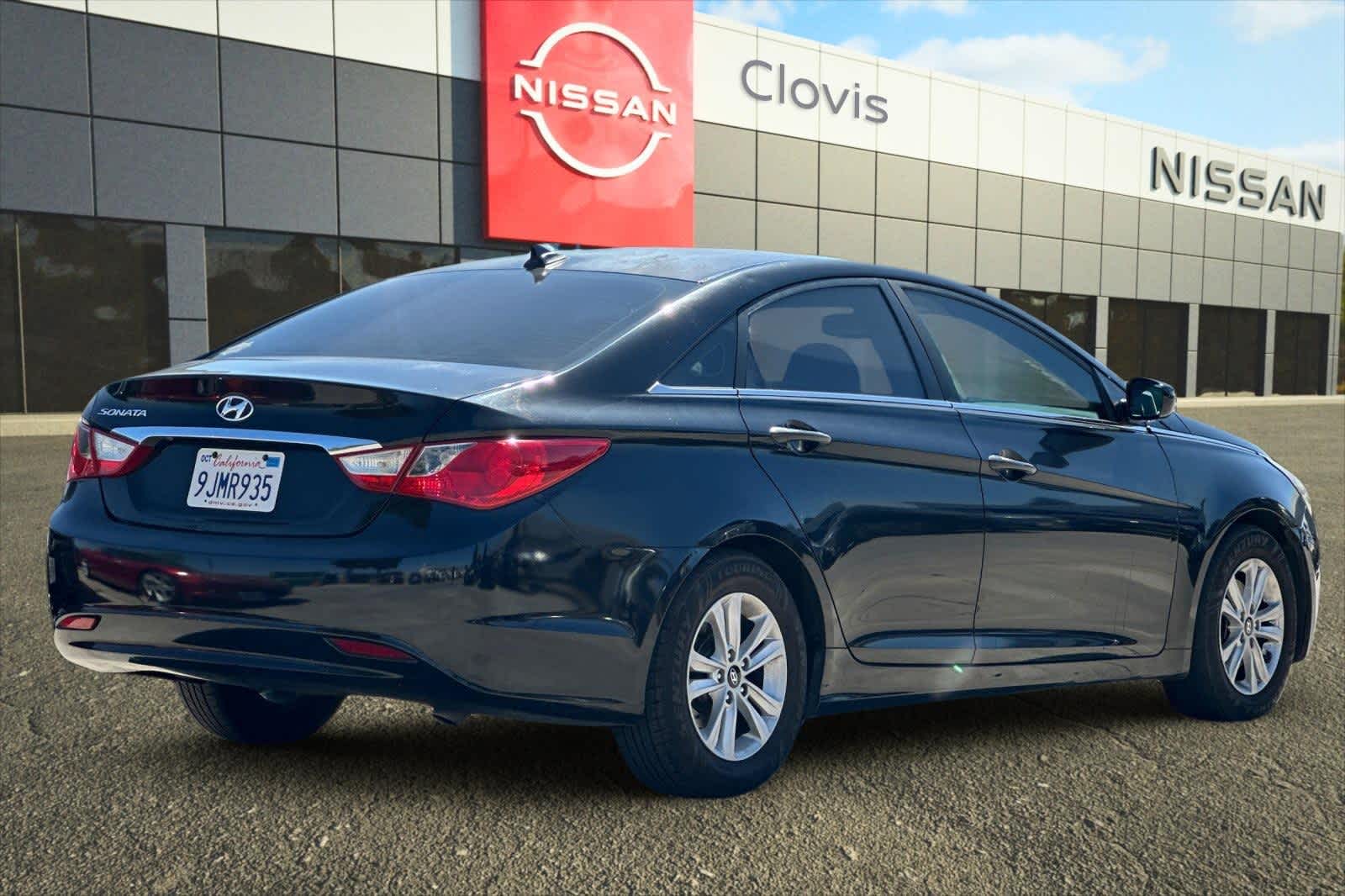 Thumbnail: 2012 Hyundai Sonata - 3