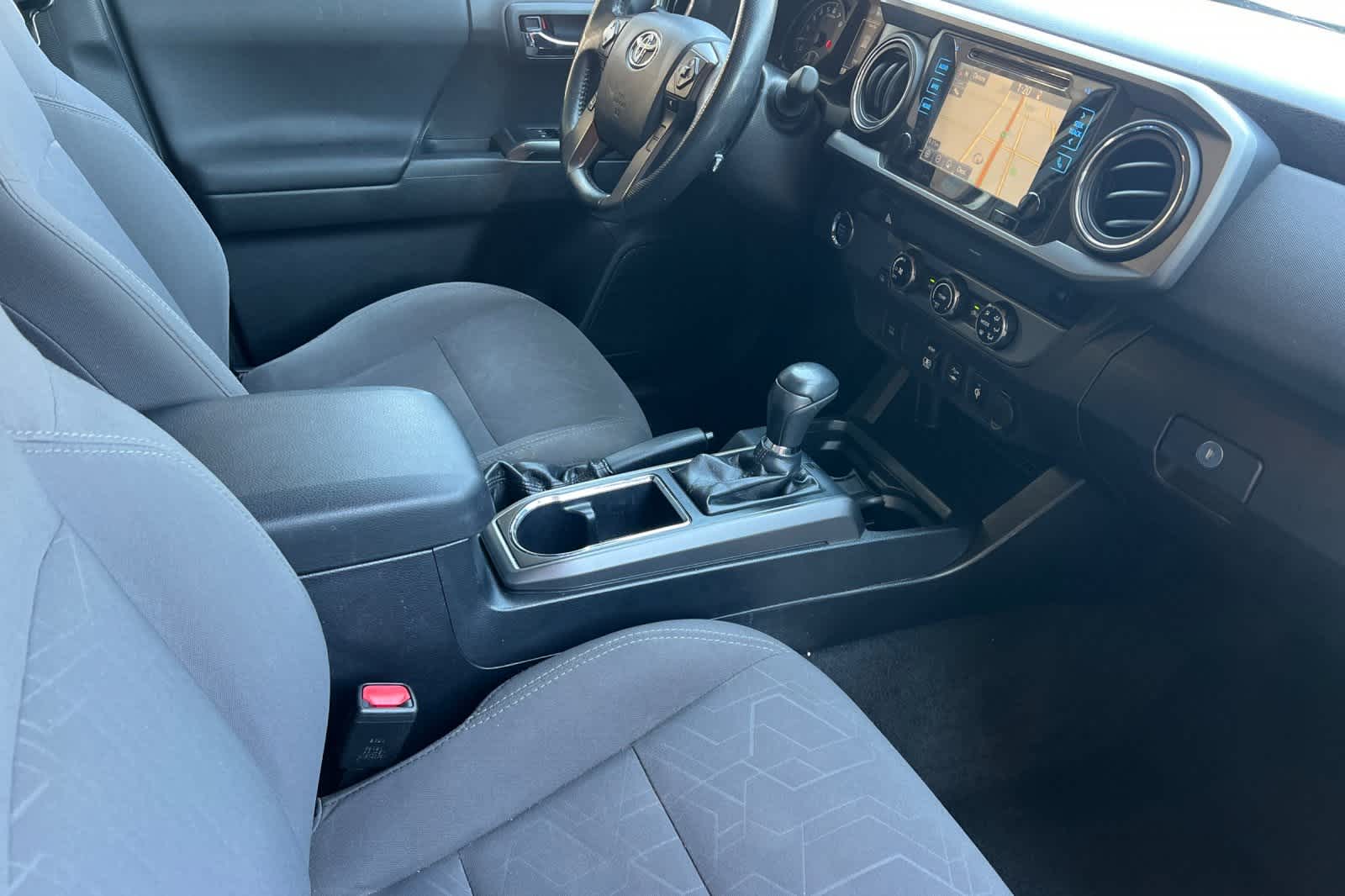 Thumbnail: 2018 Toyota Tacoma - 19
