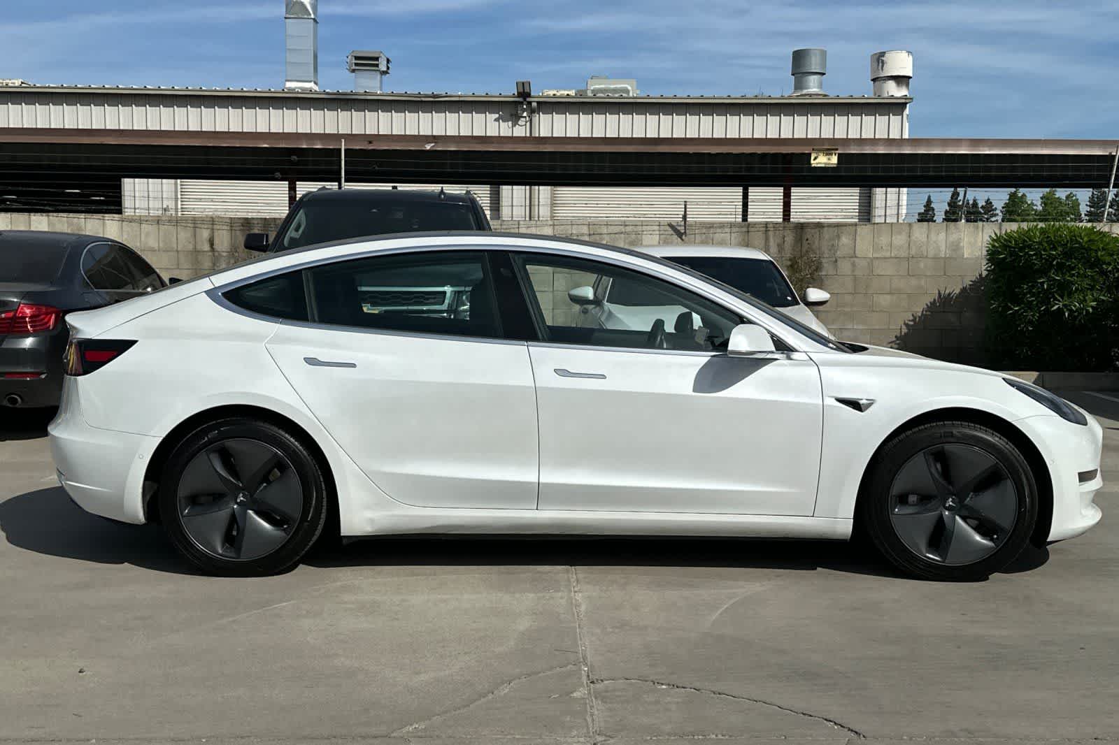 Thumbnail: 2020 Tesla Model 3 - 9