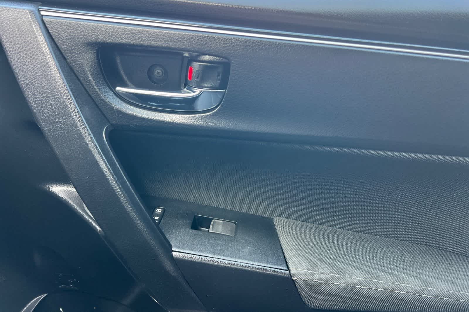 Thumbnail: 2017 Toyota Corolla - 19