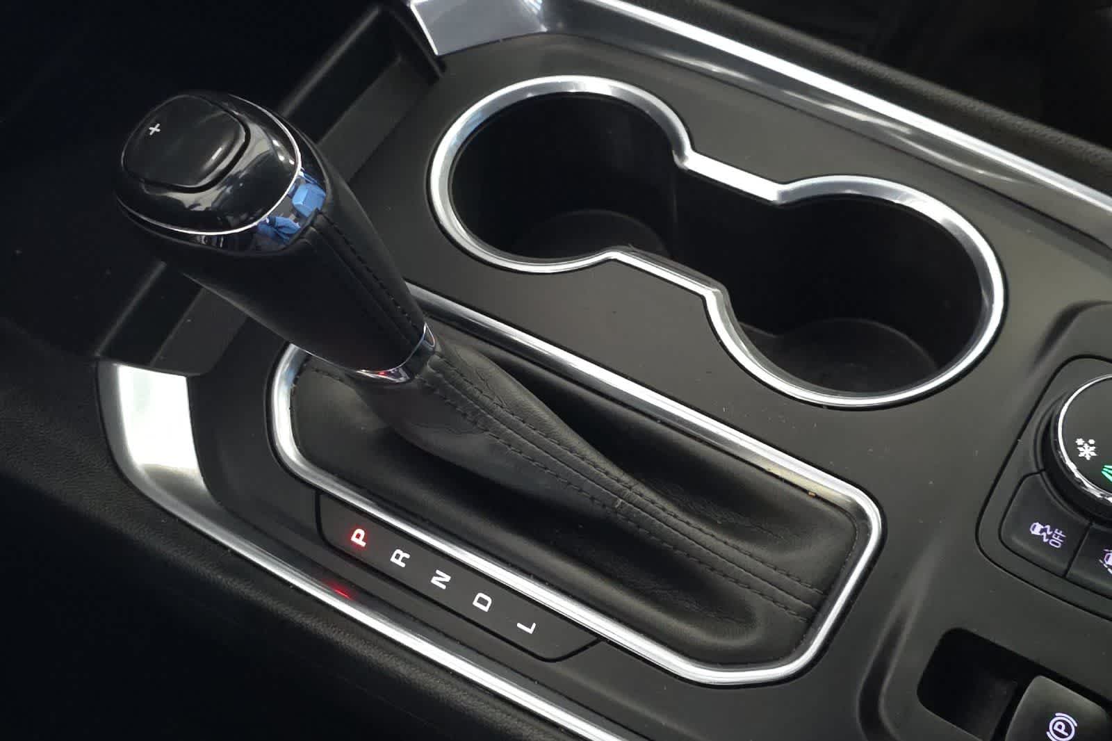 Thumbnail: 2020 Chevrolet Traverse - 23