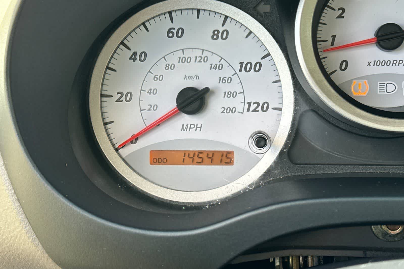Thumbnail: 2004 Toyota RAV4 - 23