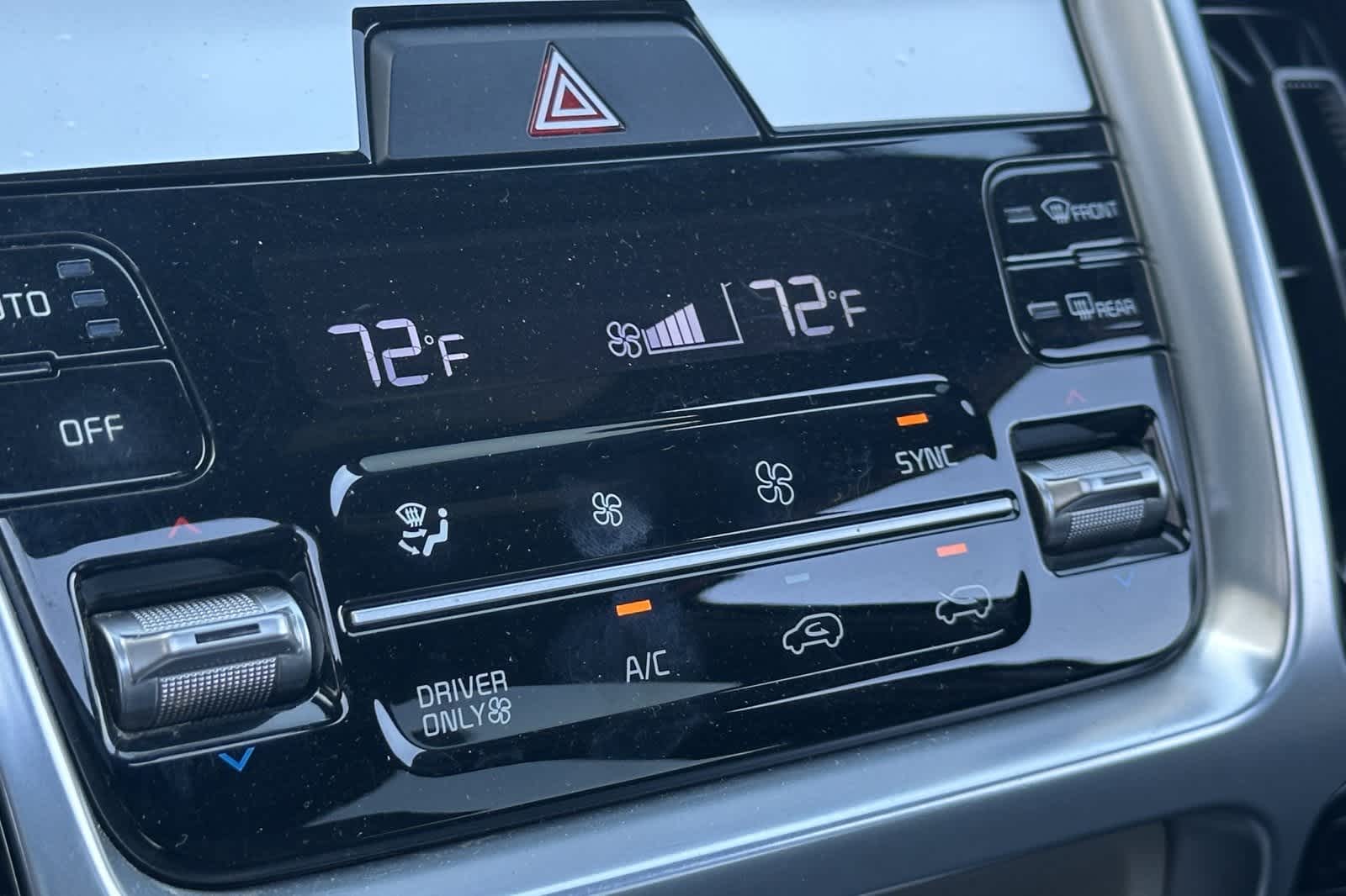 Thumbnail: 2022 Kia Sorento - 22