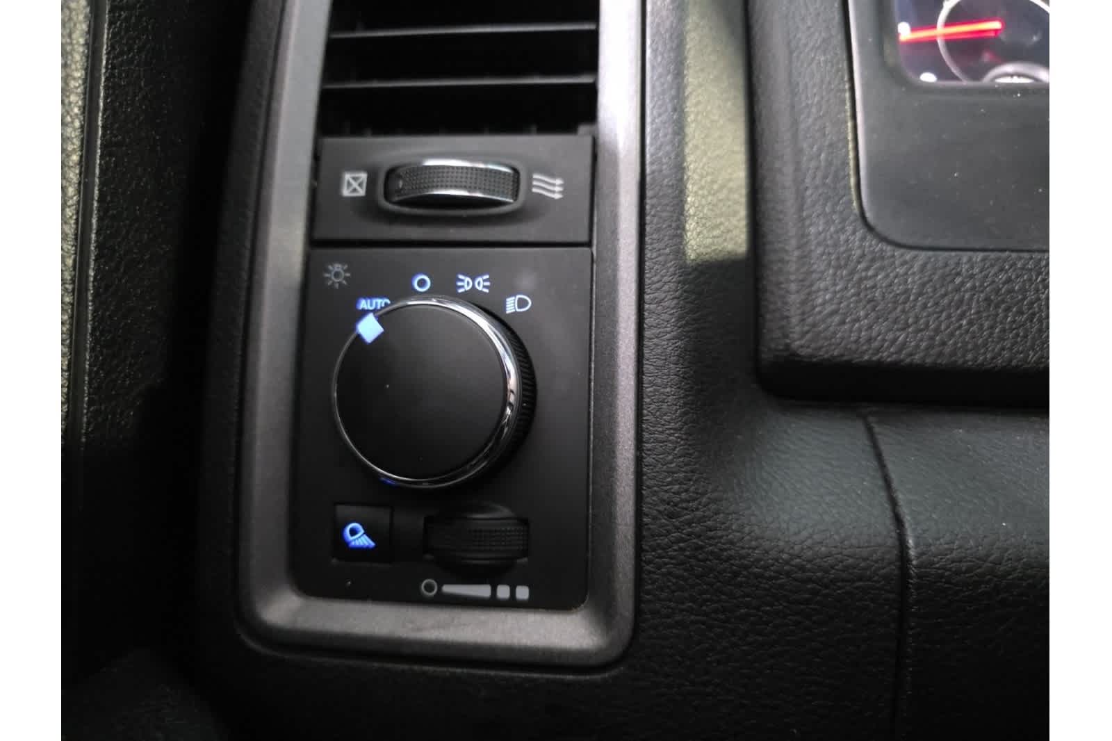 Thumbnail: 2022 RAM 1500 Classic - 31