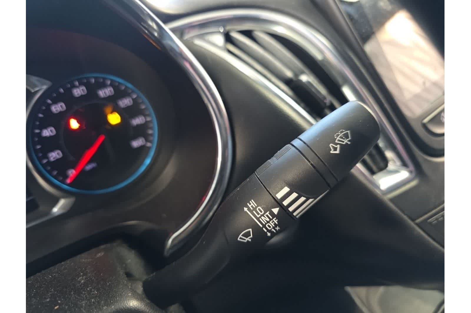 Thumbnail: 2017 Chevrolet Malibu - 29