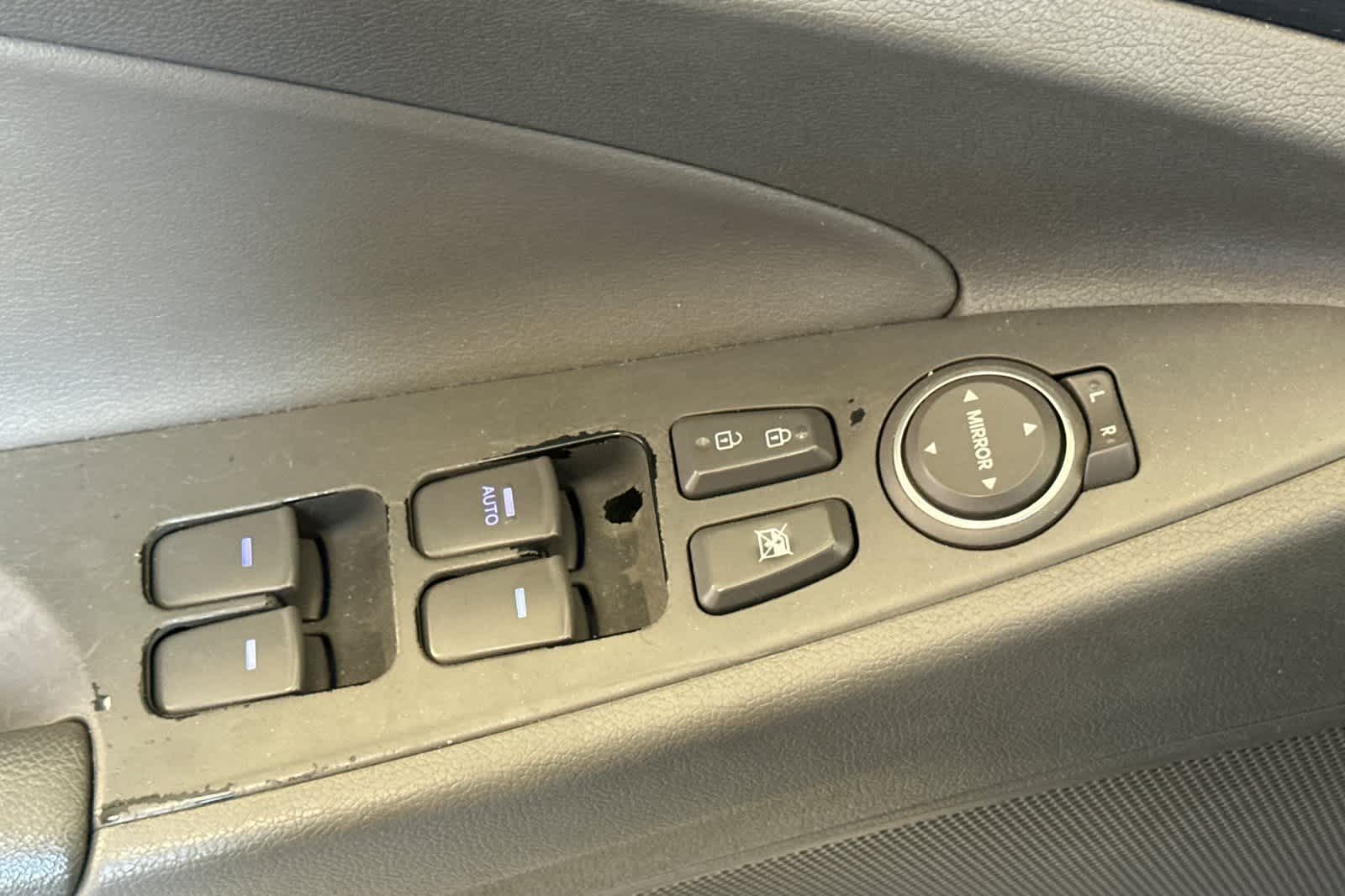 Thumbnail: 2012 Hyundai Sonata - 15