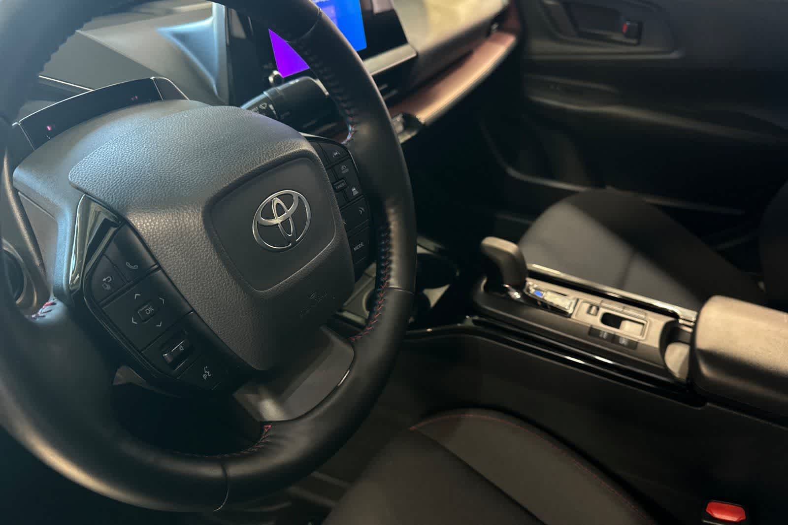 Thumbnail: 2024 Toyota Prius Prime - 12