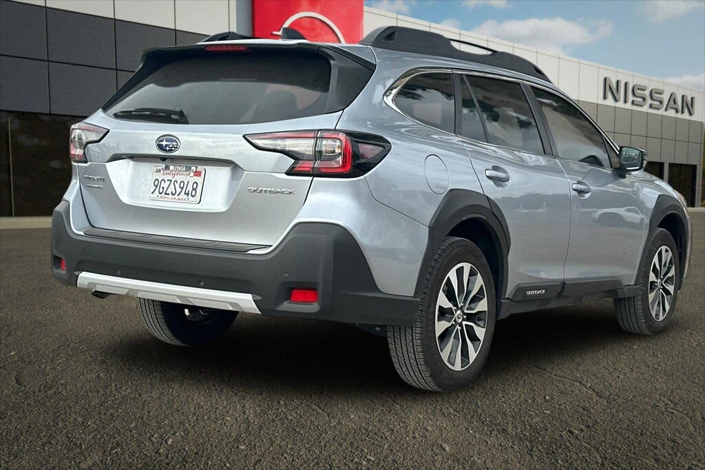 Used 2023 Subaru Outback Limited SUV