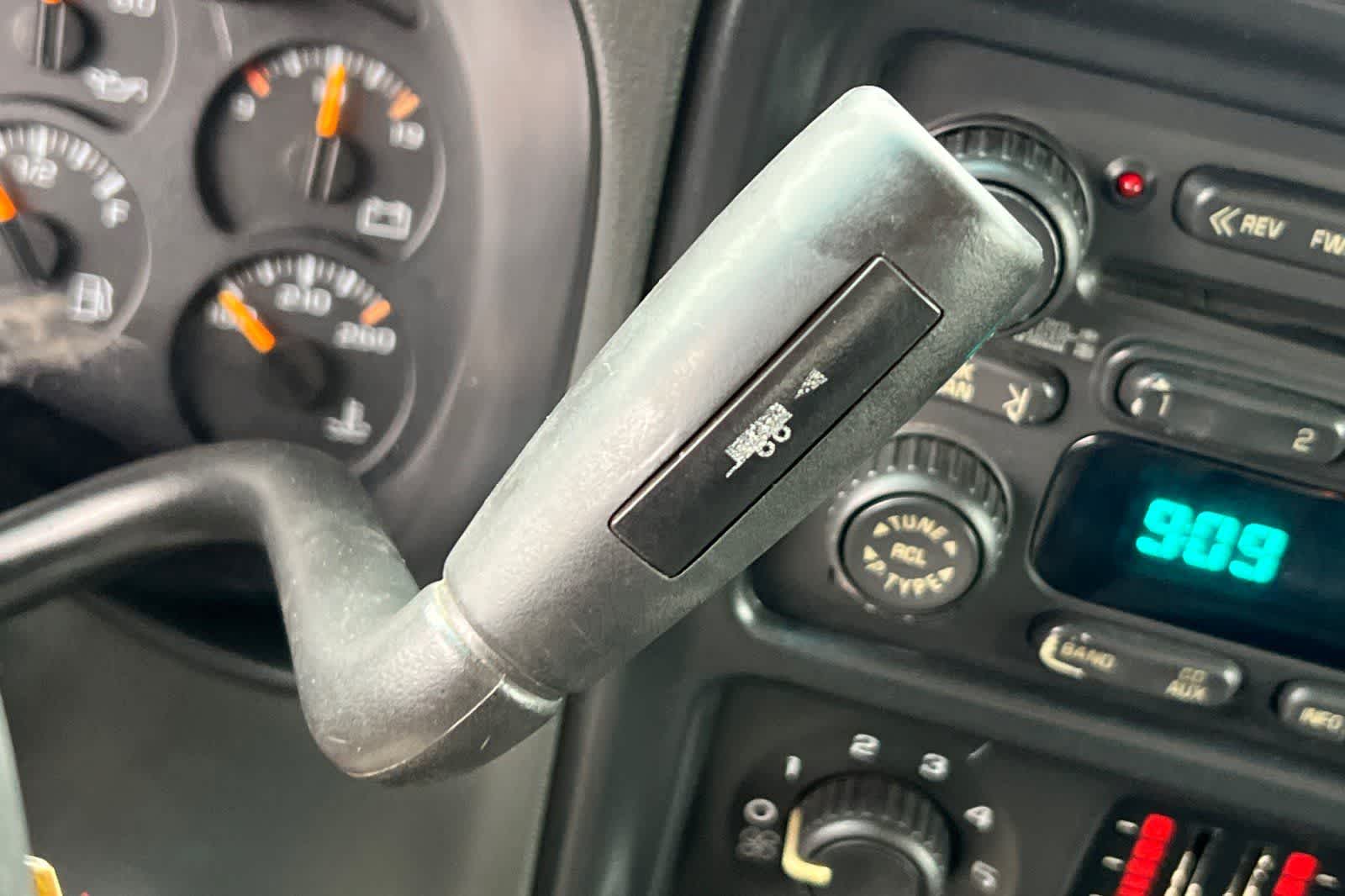 Thumbnail: 2004 Chevrolet Silverado 2500 - 21