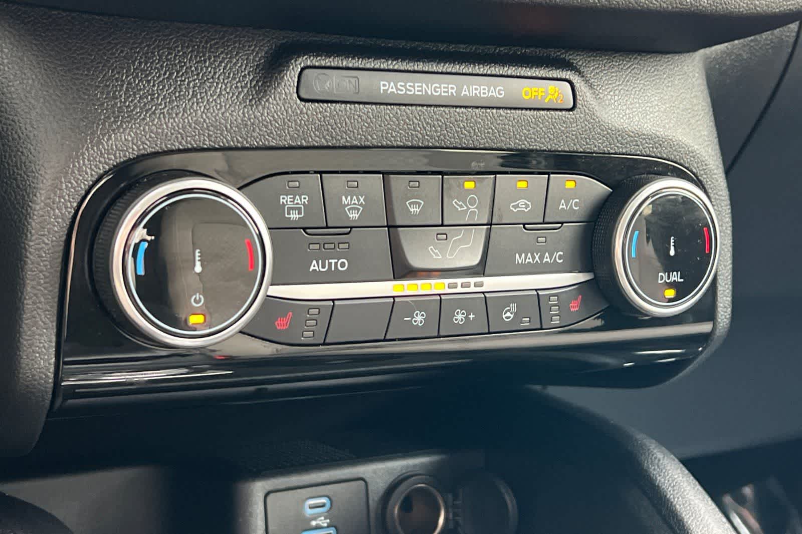 Thumbnail: 2022 Ford Escape - 25