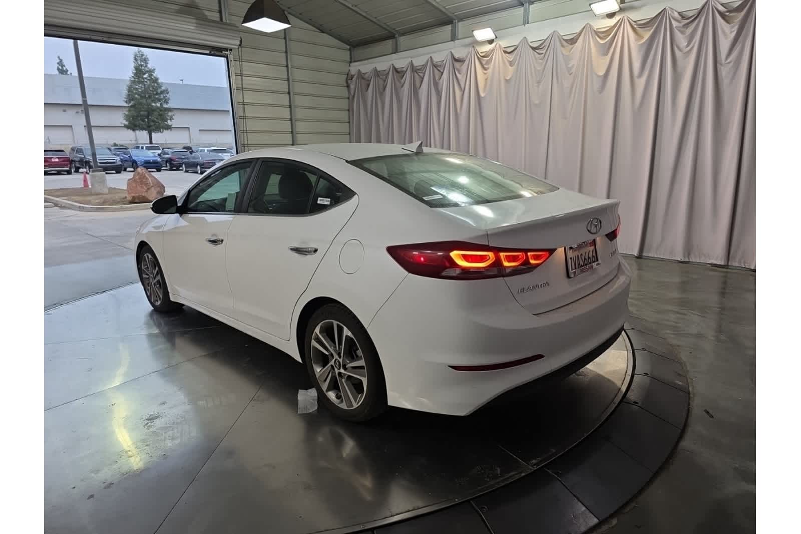 Thumbnail: 2017 Hyundai Elantra - 5