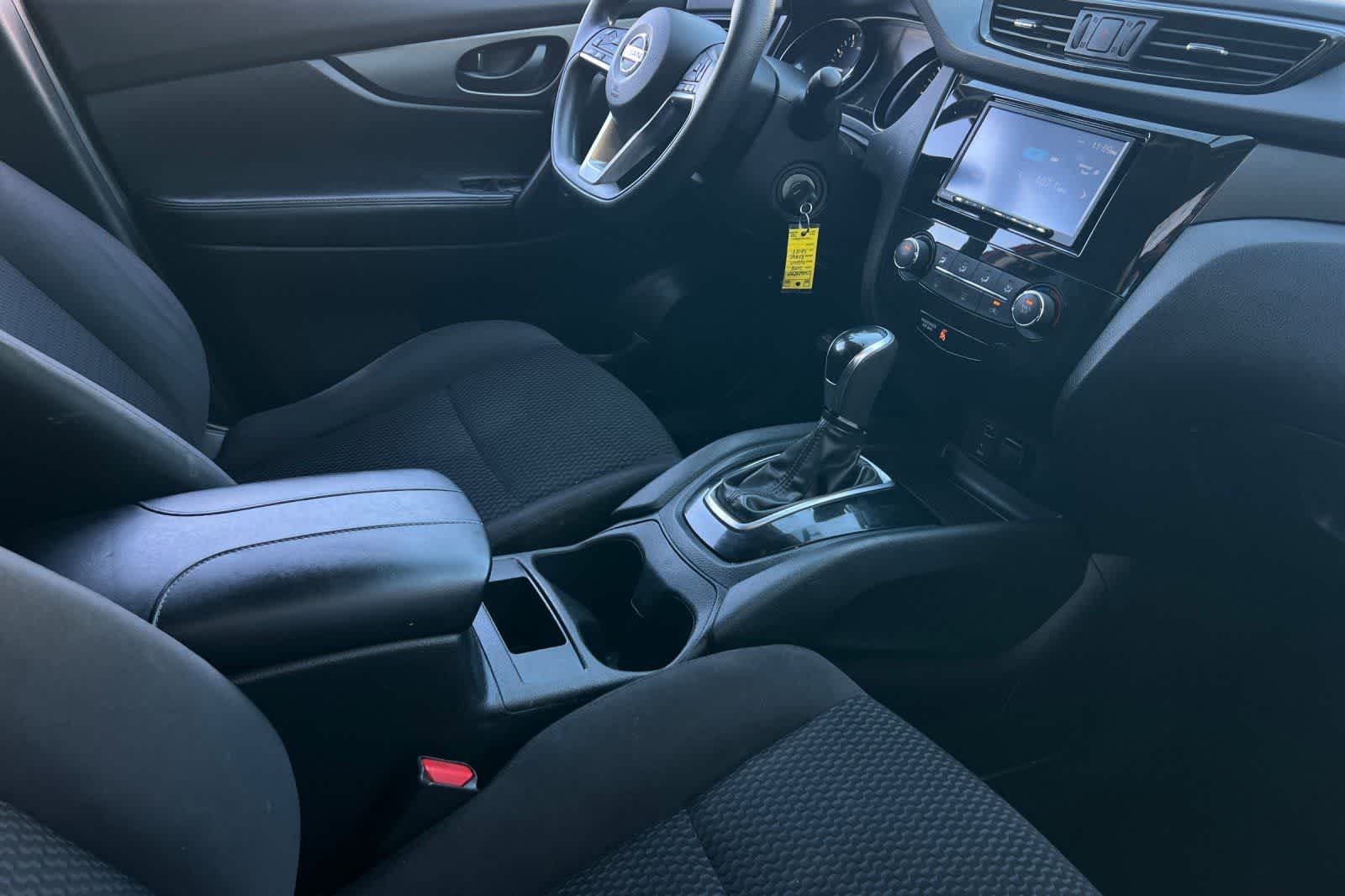 Thumbnail: 2018 Nissan Rogue Sport - 19