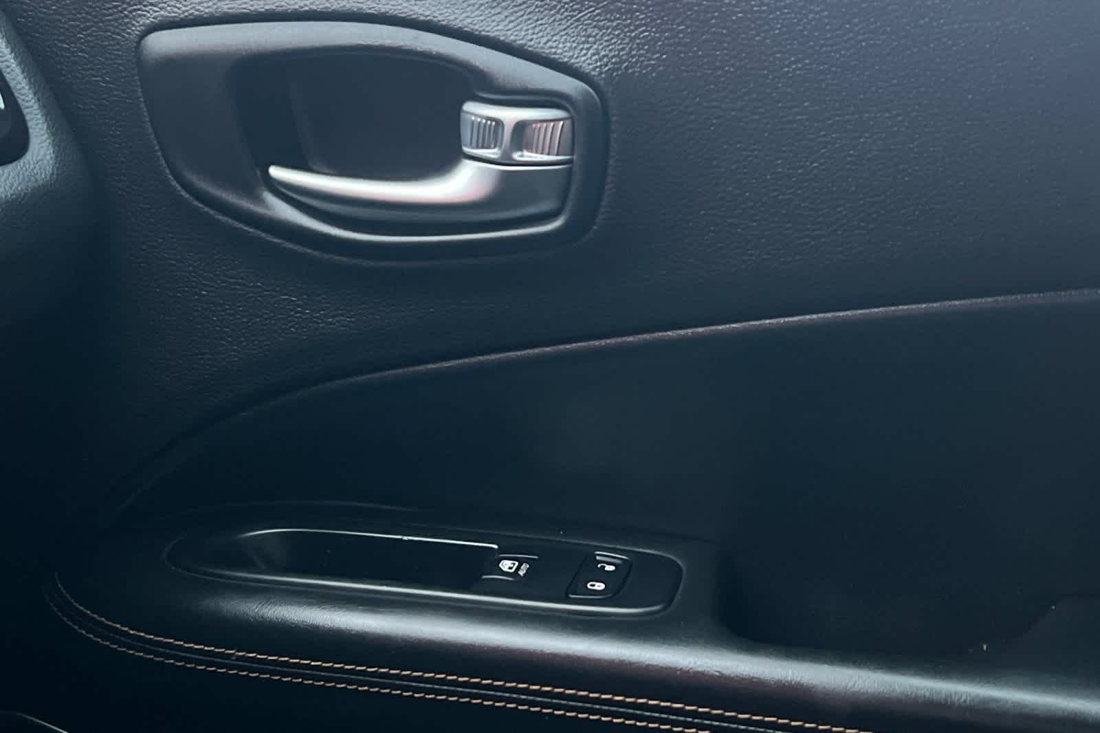 Thumbnail: 2018 Jeep Compass - 21