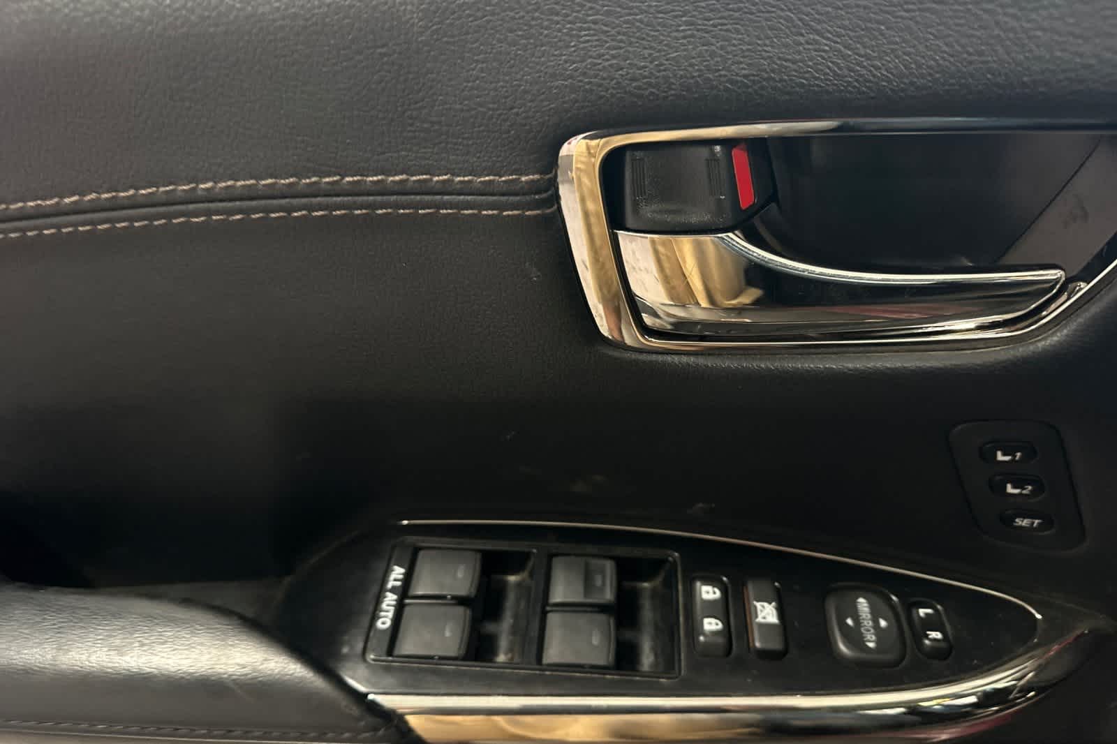 Thumbnail: 2015 Toyota Avalon - 15