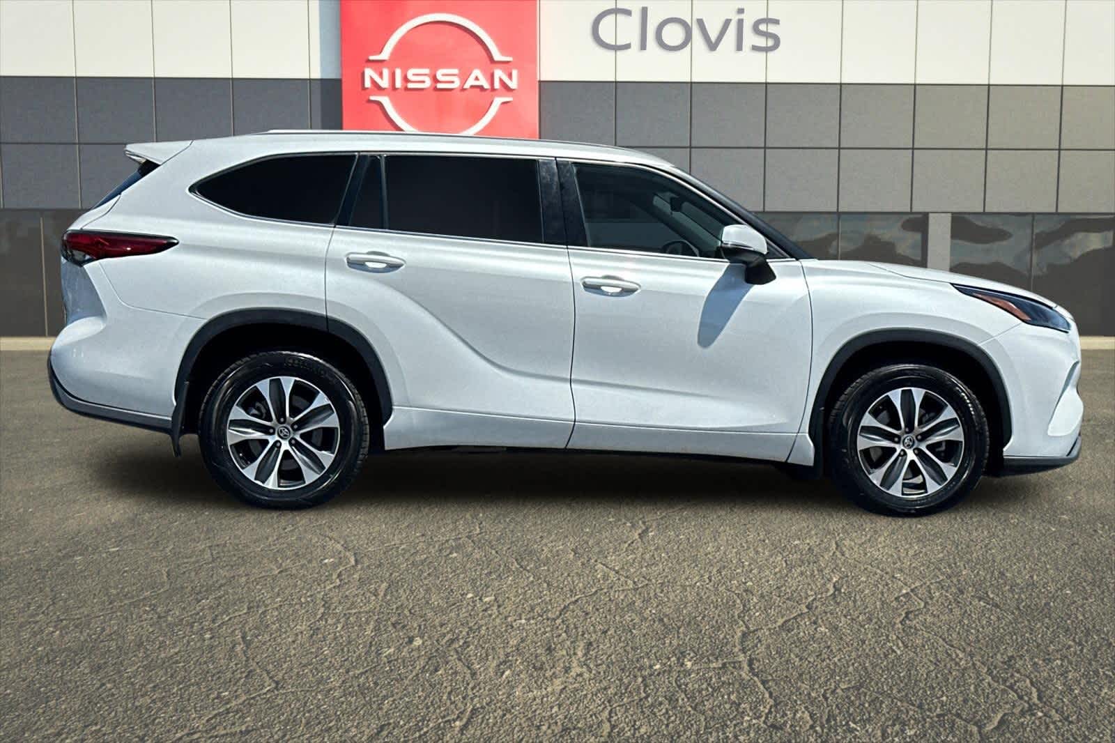 2022 Toyota Highlander XLE 9