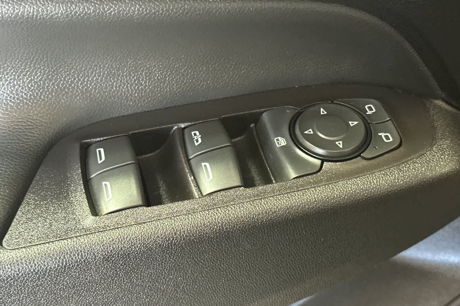 Thumbnail: 2021 Chevrolet Equinox - 14