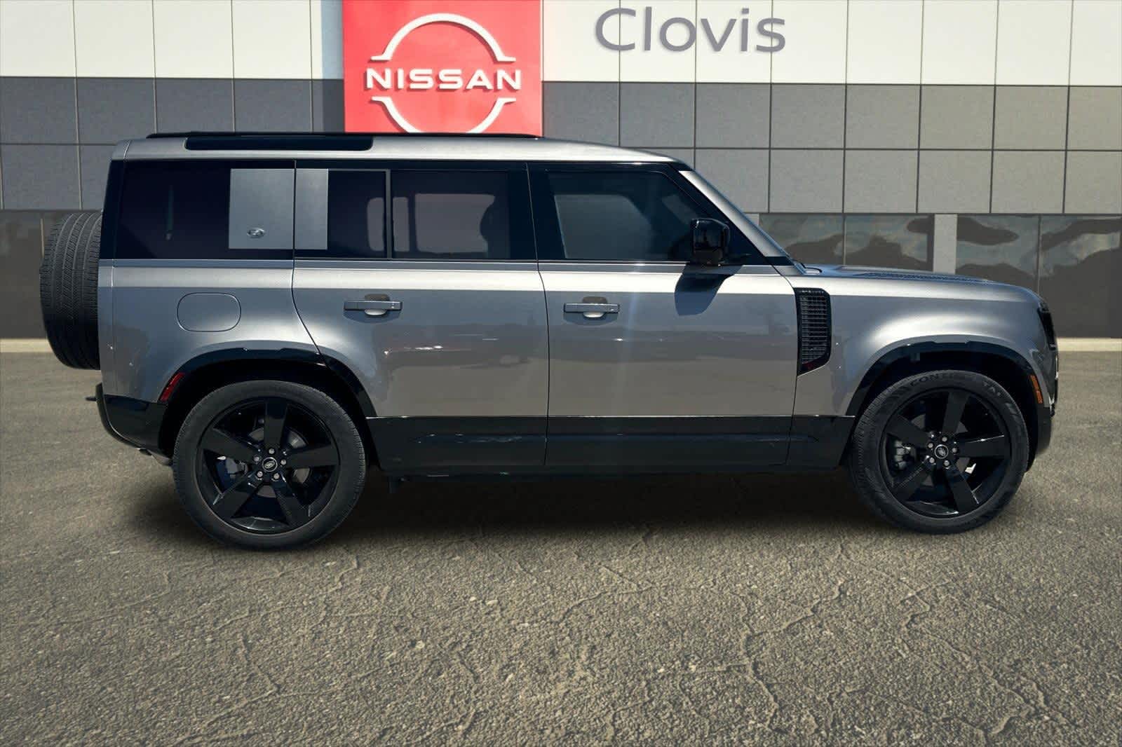 Thumbnail: 2024 Land Rover Defender - 9