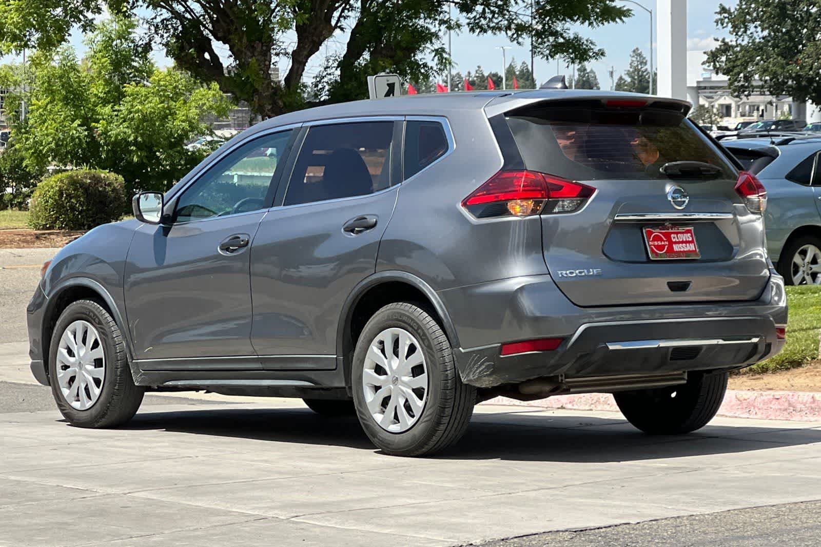 Thumbnail: 2017 Nissan Rogue - 7