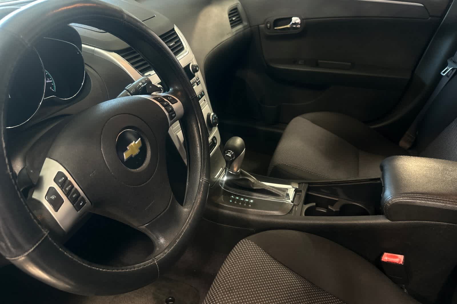 Thumbnail: 2010 Chevrolet Malibu - 14