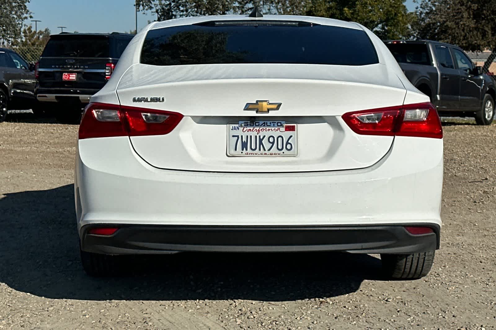 Thumbnail: 2017 Chevrolet Malibu - 8