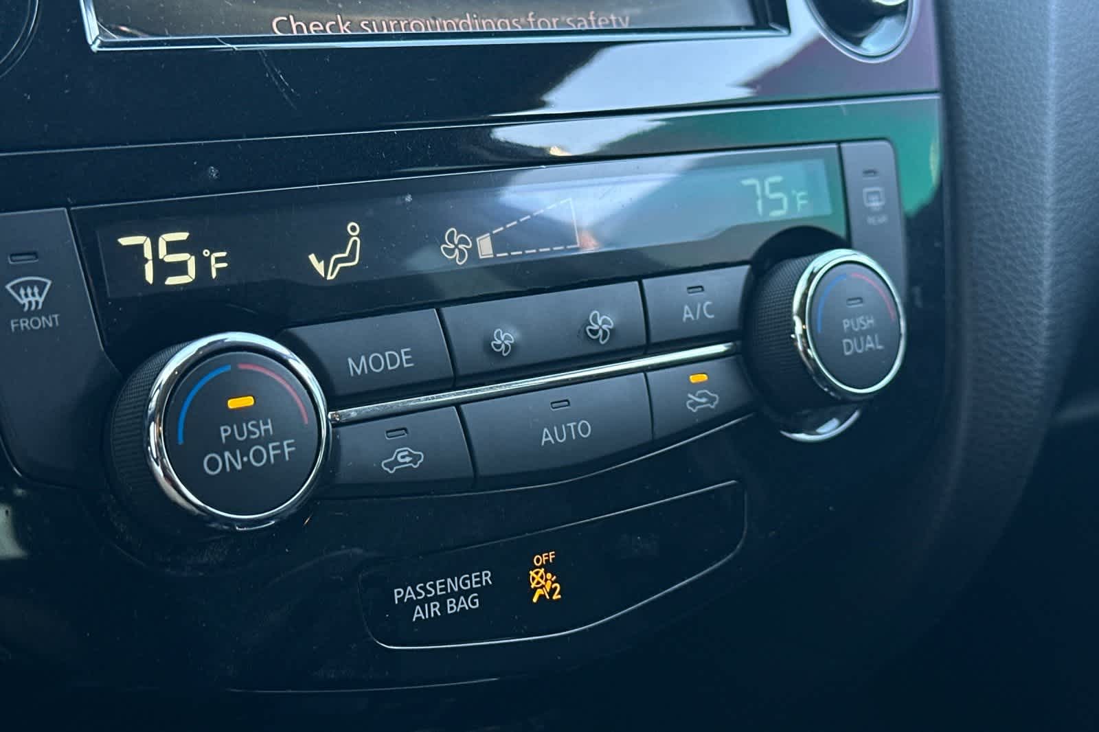 Thumbnail: 2021 Nissan Rogue Sport - 23