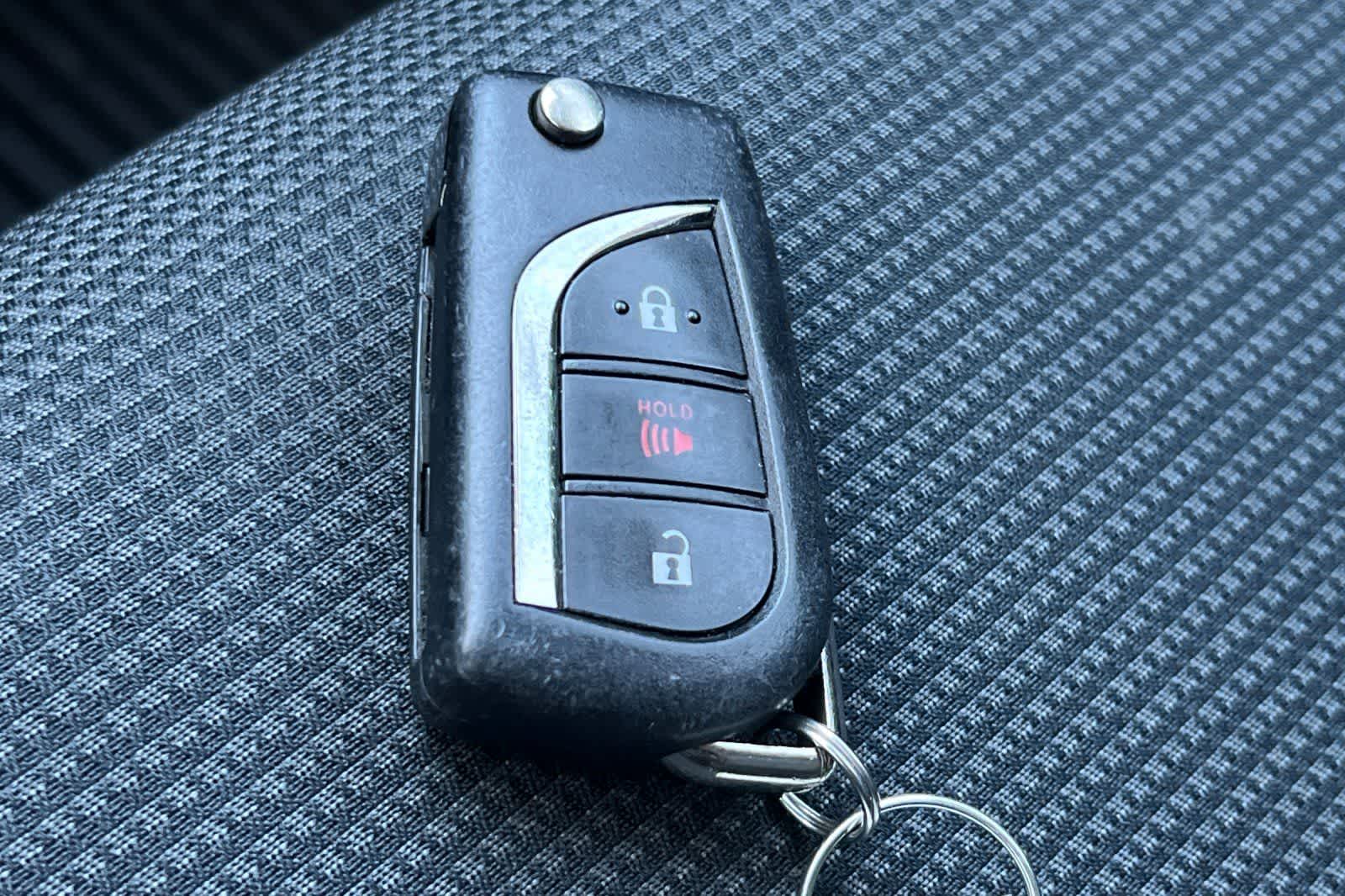 Thumbnail: 2021 Toyota RAV4 - 27