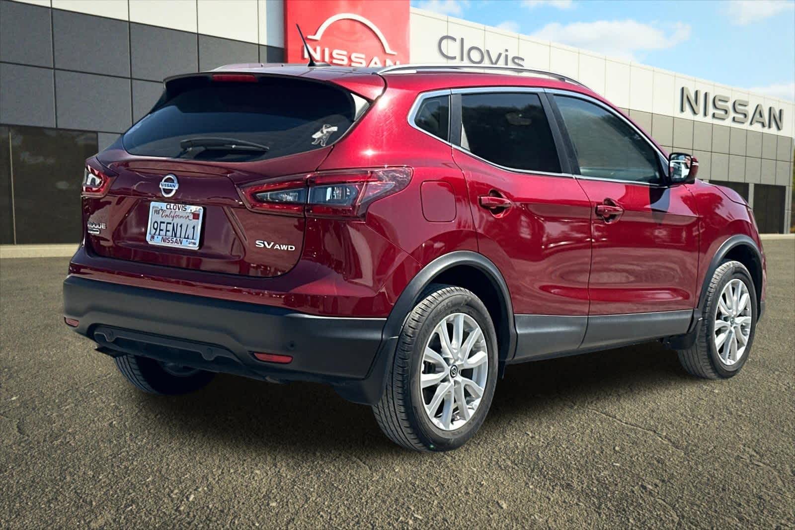 Thumbnail: 2022 Nissan Rogue Sport - 3