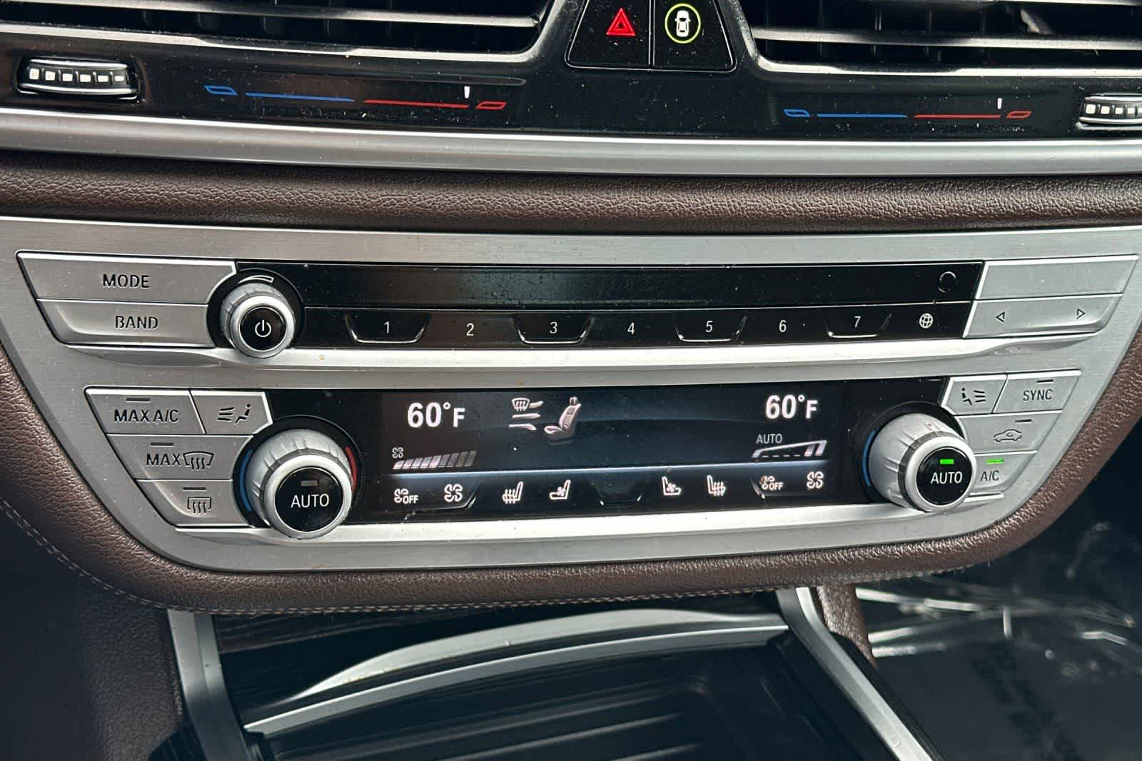 Thumbnail: 2022 BMW 7 Series - 21