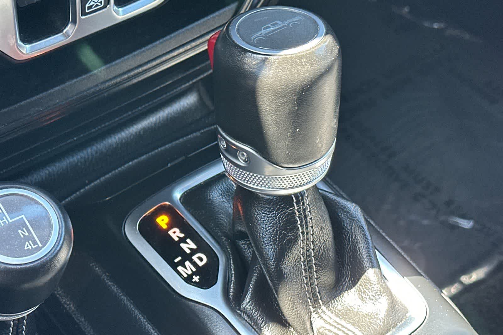 Thumbnail: 2022 Jeep Gladiator - 25