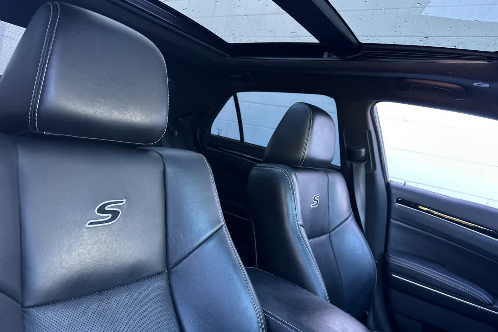 Thumbnail: 2018 Chrysler 300 - 19