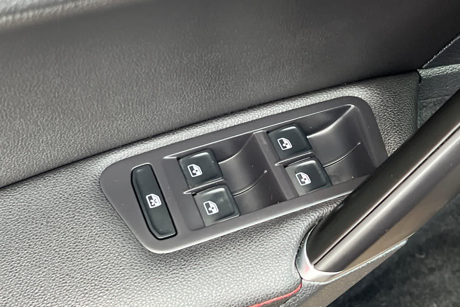 Thumbnail: 2021 Volkswagen Golf - 14