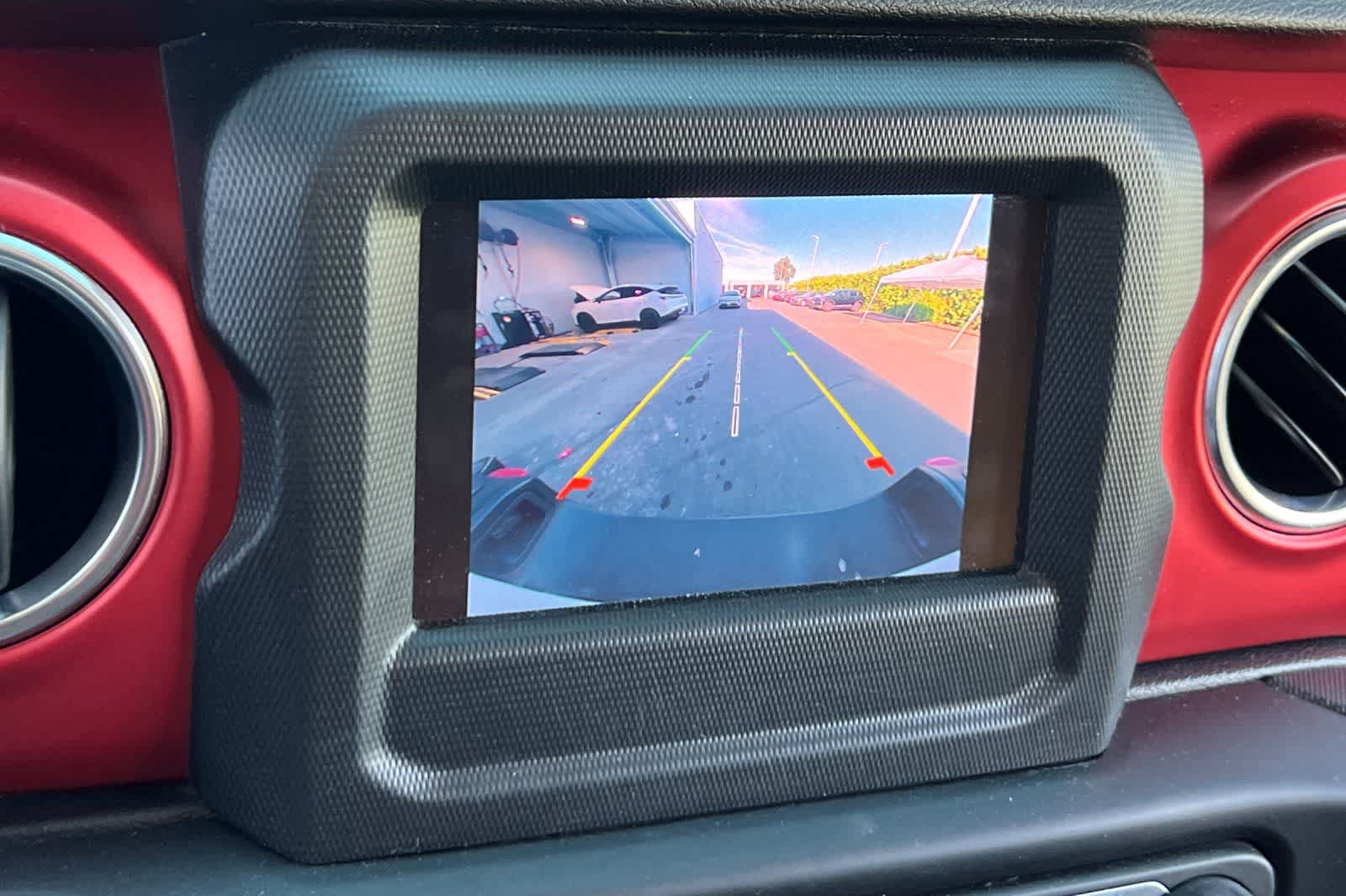 Thumbnail: 2020 Jeep Gladiator - 19