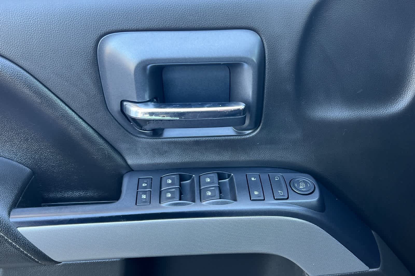 Thumbnail: 2015 Chevrolet Silverado 1500 - 13