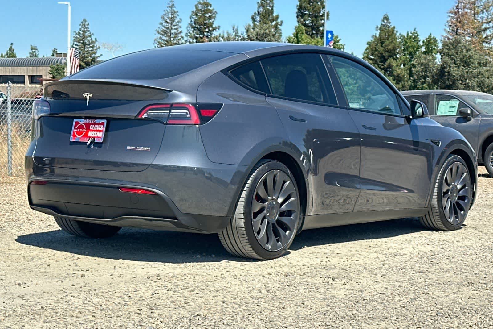 Thumbnail: 2022 Tesla Model Y - 3